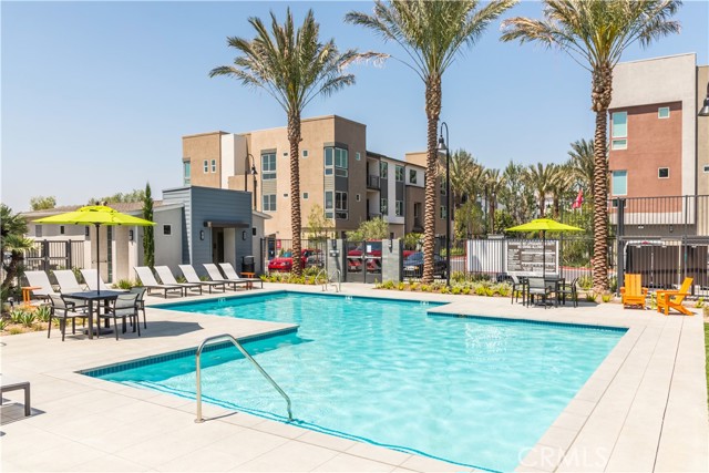 Detail Gallery Image 15 of 17 For 960 N Tangent Privado #302,  Ontario,  CA 91764 - 2 Beds | 2 Baths