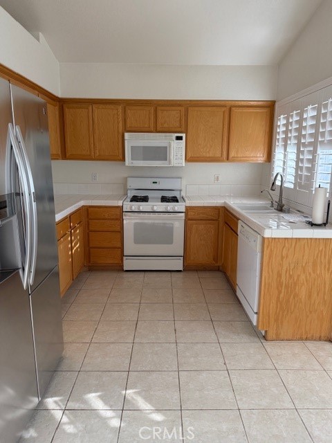 Detail Gallery Image 9 of 28 For 11220 Country Club Dr, Apple Valley,  CA 92308 - 2 Beds | 2 Baths