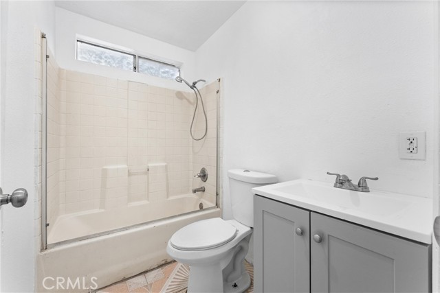 Detail Gallery Image 12 of 24 For 2748 E 58th St, Huntington Park,  CA 90255 - 6 Beds | 4 Baths