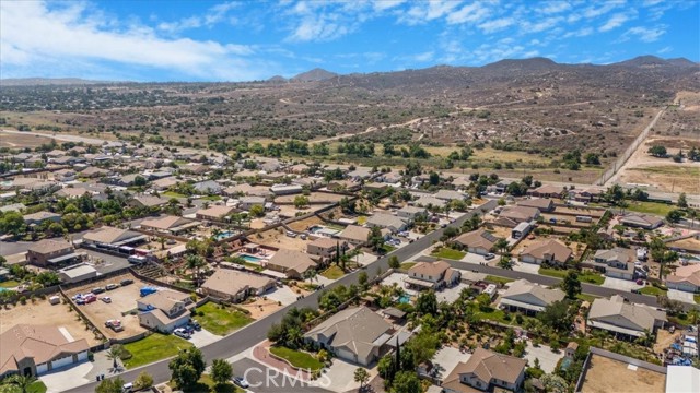 19247 Mountain Shadow Lane, Perris CA: https://media.crmls.org/medias/1362e515-de33-4a45-a229-ef2965630ac0.jpg