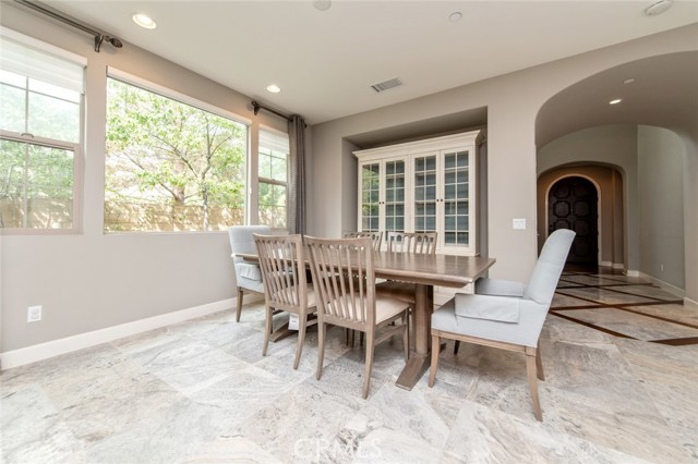 Detail Gallery Image 7 of 42 For 120 Tomato Springs, Irvine,  CA 92618 - 4 Beds | 3/1 Baths