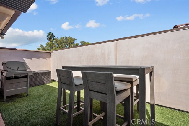 Detail Gallery Image 29 of 39 For 201 N Reese Pl #203,  Burbank,  CA 91506 - 3 Beds | 2 Baths