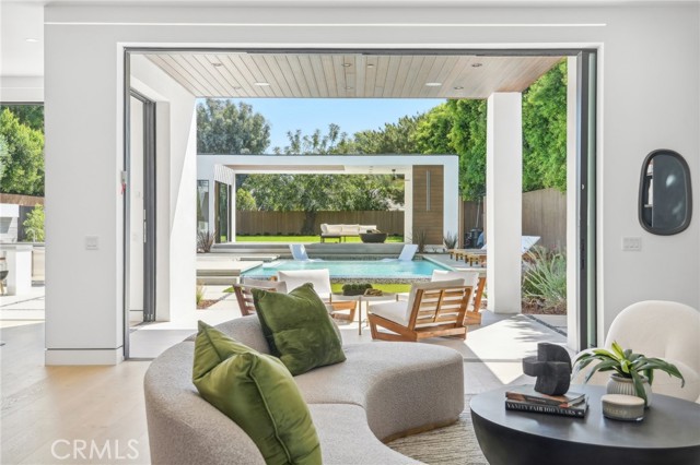 22930 Dolorosa Street, Woodland Hills CA: https://media.crmls.org/medias/1363cb06-9947-4ee1-a604-629c4a8b99b9.jpg