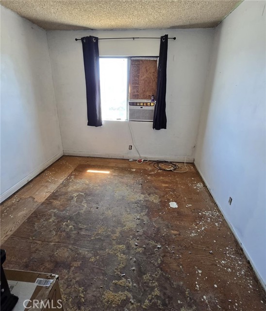 Detail Gallery Image 10 of 19 For 3151 E Radcliffe, Anaheim,  CA 92806 - 4 Beds | 2/1 Baths