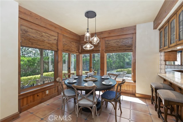 Detail Gallery Image 18 of 64 For 28324 Somerset Ln, Lake Arrowhead,  CA 92352 - 4 Beds | 4/1 Baths