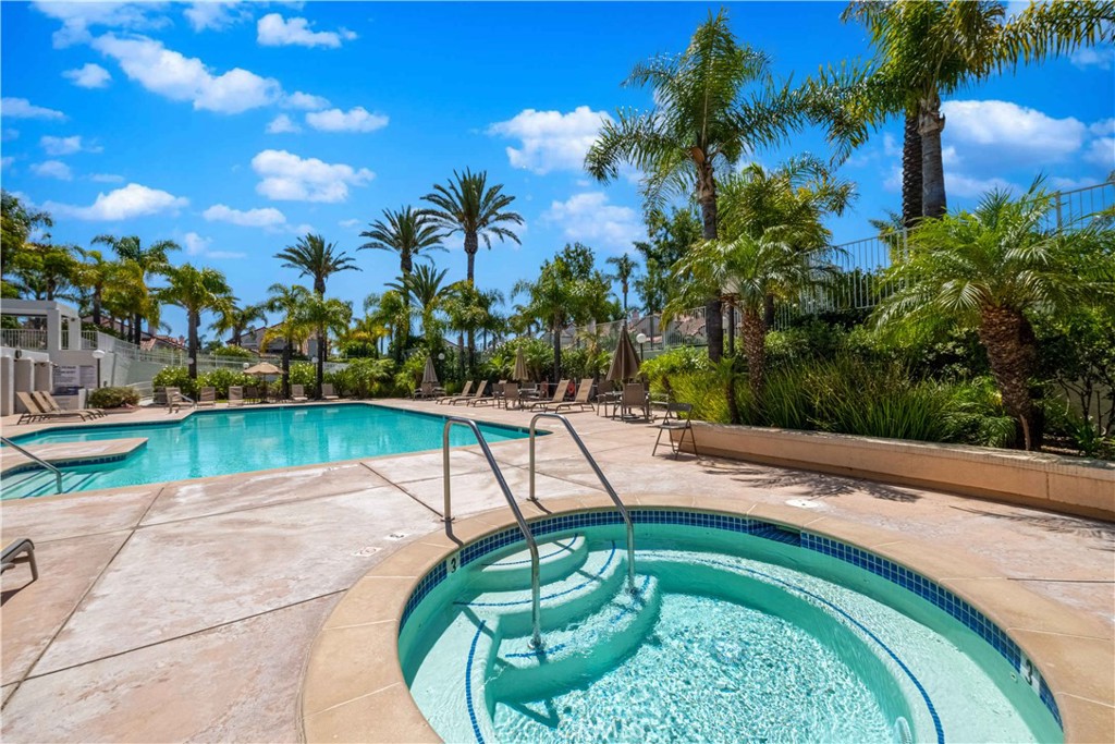 https://media.crmls.org/medias/13664c50-9ddd-4413-b770-9569518f7b5f.jpg?preset=X-Large