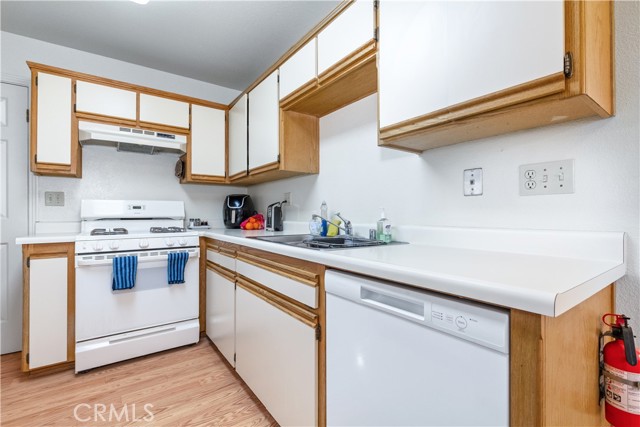 41 Thomas Court, Templeton CA: https://media.crmls.org/medias/13664f5f-ba0e-4e72-a60d-9cd80e5b8fbf.jpg