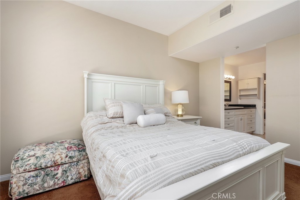 13672d1b 70d7 46ad A34c 0458c3e887f8