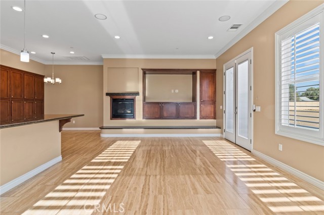 1532 W Avenue N, Palmdale CA: https://media.crmls.org/medias/1367c20c-98e9-4c71-b46c-d72525412044.jpg