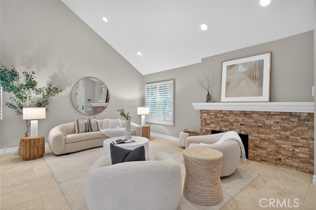 Detail Gallery Image 9 of 53 For 969 Azalea Dr, Costa Mesa,  CA 92626 - 5 Beds | 3 Baths