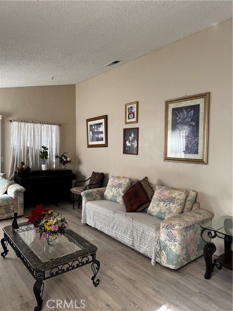 Detail Gallery Image 2 of 8 For 1486 Olivecrest, Perris,  CA 92571 - 3 Beds | 2 Baths