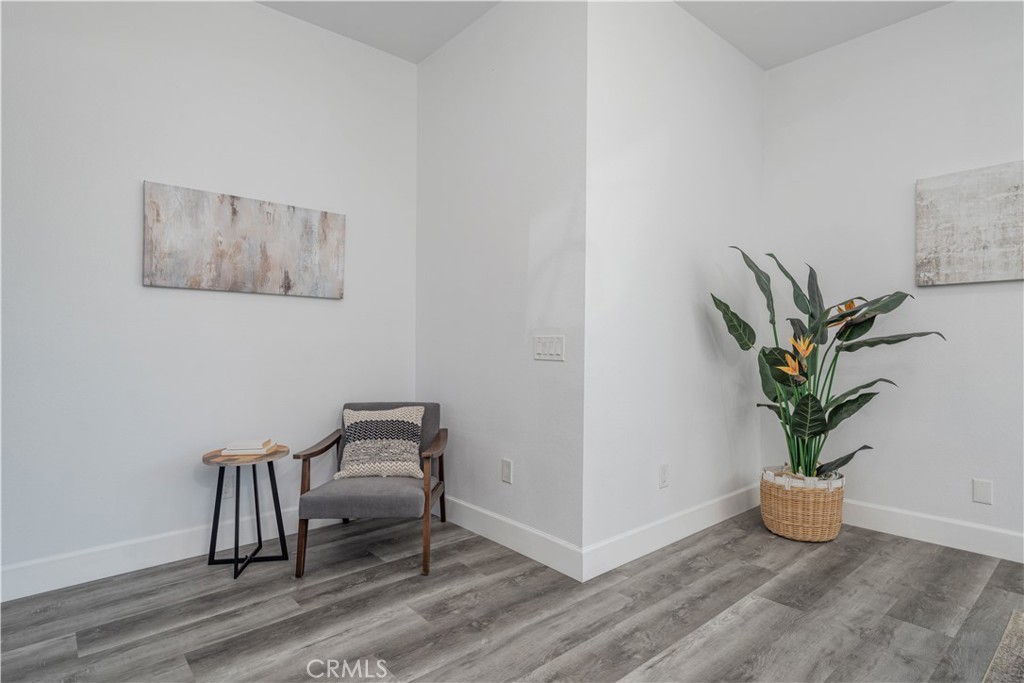 1224 E Live Oak Court