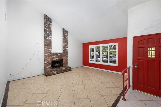 4060 Olive Street, Chino CA: https://media.crmls.org/medias/1369e5a2-eef4-45a0-94ce-94bc3ee60d93.jpg