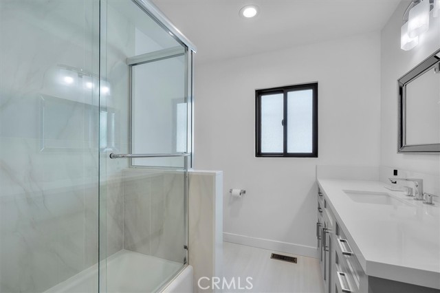 6334 Riggs Place, Los Angeles CA: https://media.crmls.org/medias/136a3875-6c16-44f4-bdc3-3a3e969d29e0.jpg