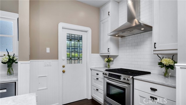 Detail Gallery Image 27 of 69 For 2042 N Ross St, Santa Ana,  CA 92706 - 3 Beds | 2/1 Baths