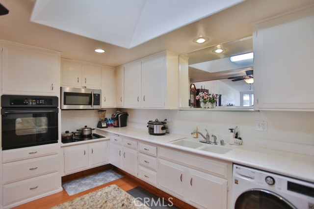 Detail Gallery Image 9 of 21 For 13720 Saint Andrews 43h,  Seal Beach,  CA 90740 - 1 Beds | 1 Baths