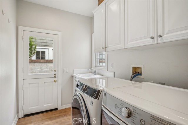 Detail Gallery Image 30 of 36 For 24 Cape Woodbury, Newport Beach,  CA 92660 - 5 Beds | 4/1 Baths