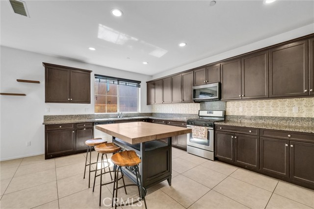 Detail Gallery Image 10 of 30 For 3849 S Oakville Ave, Ontario,  CA 91761 - 3 Beds | 2/1 Baths