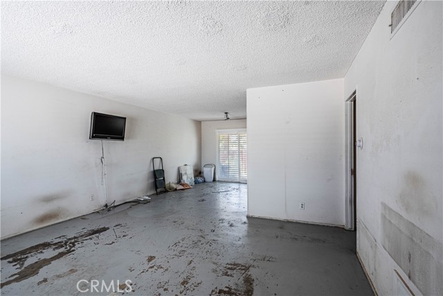 Detail Gallery Image 6 of 25 For 291 Mary Ln, Hemet,  CA 92543 - 2 Beds | 2 Baths