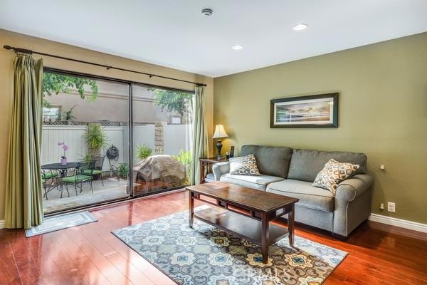 2114 Grant Avenue, Redondo Beach, California 90278, 2 Bedrooms Bedrooms, ,2 BathroomsBathrooms,Residential,Sold,Grant,SB16137994