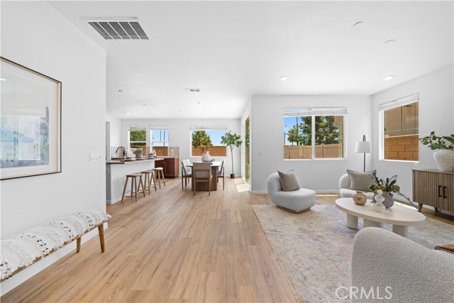 Image 4 of 50 For 7027 Avignon Drive