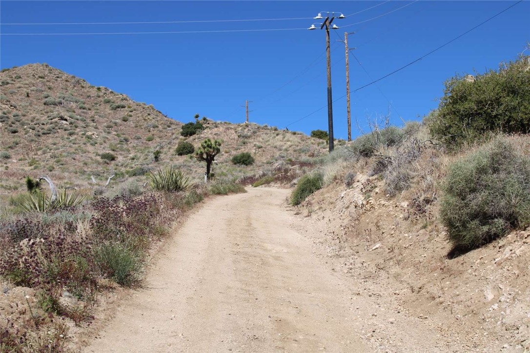 Detail Gallery Image 10 of 24 For 15 Eagles Nest, Yucca Valley,  CA 92284 - – Beds | – Baths