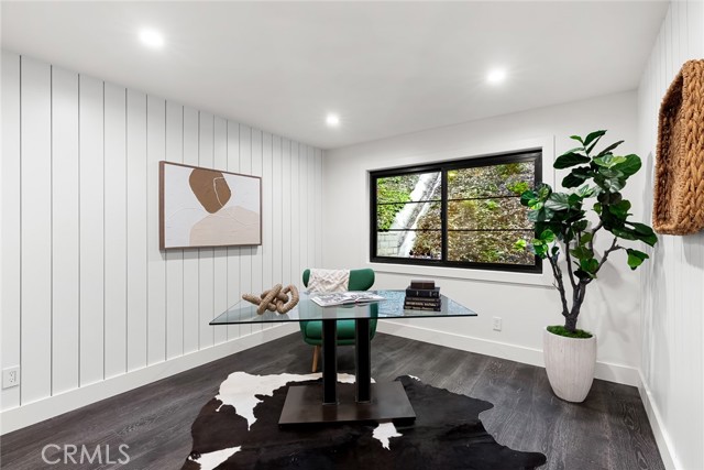 4885 Winnetka Avenue, Woodland Hills CA: https://media.crmls.org/medias/136fc811-7893-4ffd-bb1e-3c0640652b70.jpg
