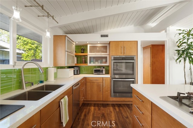 Detail Gallery Image 9 of 30 For 3202 N Studebaker Rd, Long Beach,  CA 90808 - 3 Beds | 2 Baths