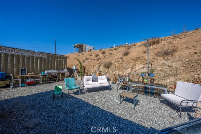 9555 1/2 Hierba Road, Agua Dulce CA: https://media.crmls.org/medias/136ffbd7-3135-41f2-b3bc-3df320139c6a.jpg