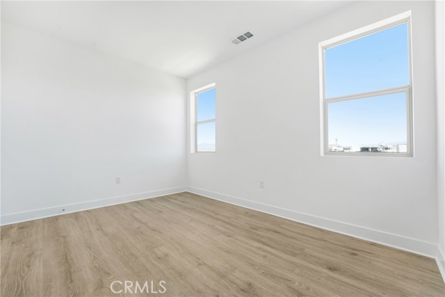 27333 Creekwood Lane, Valencia CA: https://media.crmls.org/medias/137096e1-bcf2-4495-8358-e00d93ca72d7.jpg