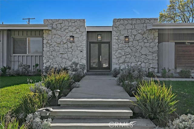 Detail Gallery Image 7 of 65 For 24216 Calvert St, Woodland Hills,  CA 91367 - 5 Beds | 3/1 Baths