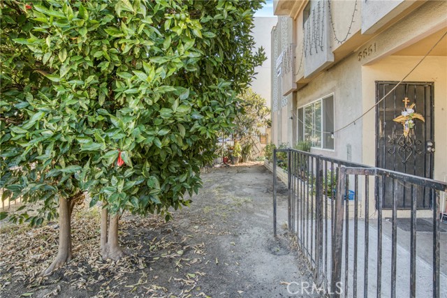 6651 Beck Avenue, North Hollywood CA: https://media.crmls.org/medias/13713fe4-6f61-4949-b9cf-1c2fb74f1e8d.jpg