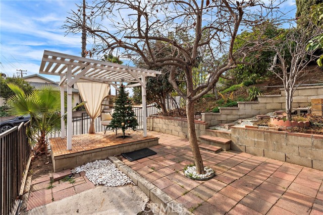901 W El Repetto Drive, Monterey Park CA: https://media.crmls.org/medias/137192ce-66fa-426b-a729-7d6de8a80c7a.jpg