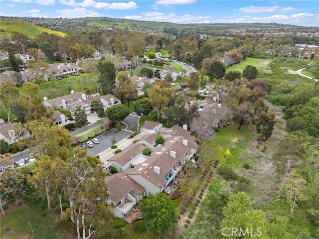21 Rustling Wind, Irvine CA: https://media.crmls.org/medias/1371c4bb-a313-4e62-b9f1-4404ce0c4a1c.jpg