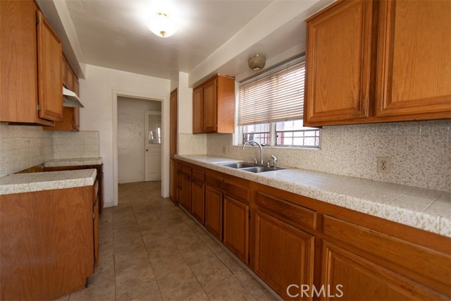 Detail Gallery Image 16 of 43 For 1837 W 74th St, Los Angeles,  CA 90047 - 2 Beds | 2 Baths