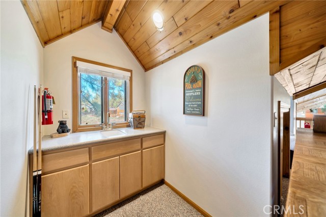 Detail Gallery Image 40 of 61 For 40034 Lakeview Dr, Big Bear Lake,  CA 92315 - 4 Beds | 3/1 Baths