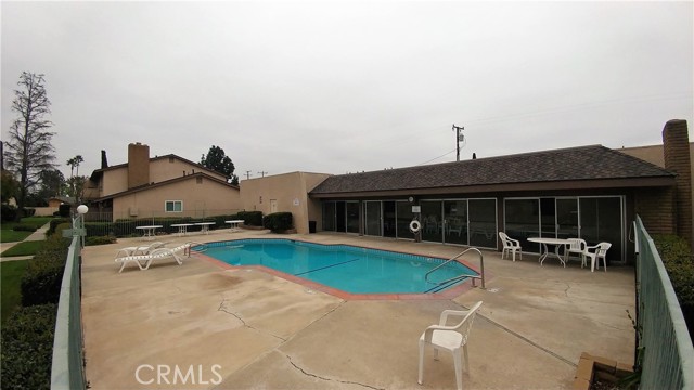 12700 Newport Avenue, Tustin CA: https://media.crmls.org/medias/137272c3-a86d-4e9f-ad6a-e779e79bce4a.jpg