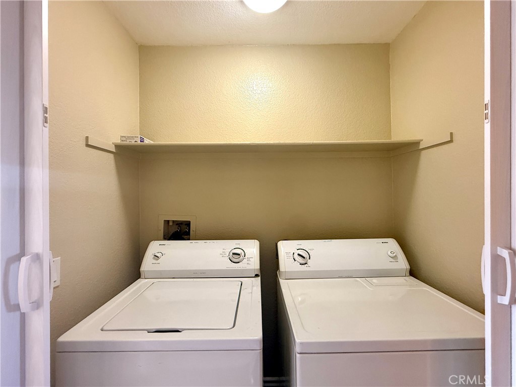 https://media.crmls.org/medias/13730268-ff40-44dd-8728-3a42616bb0cf.jpg?preset=X-Large