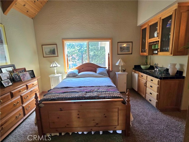 943 Grass Valley Road, Lake Arrowhead CA: https://media.crmls.org/medias/1373b594-1b20-4ef9-8ca8-08e8fa138276.jpg