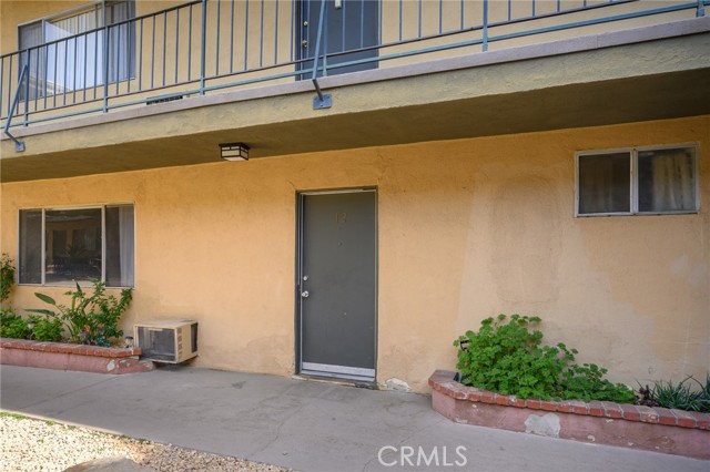 Detail Gallery Image 3 of 17 For 17931 Devonshire St #12,  Northridge,  CA 91325 - 1 Beds | 1 Baths