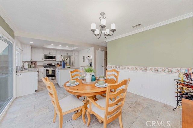 Detail Gallery Image 14 of 42 For 5526 Donner Ave, Buena Park,  CA 90621 - 3 Beds | 2/1 Baths