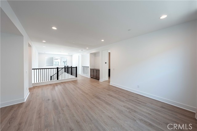 27554 Elderberry Dr, Valencia CA: https://media.crmls.org/medias/1375559a-fcd2-4002-a993-93d415744448.jpg
