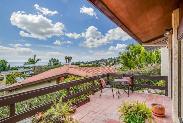 2827 Via Victoria, Palos Verdes Estates, California 90274, 4 Bedrooms Bedrooms, ,3 BathroomsBathrooms,Residential,Sold,Via Victoria,PV15146345