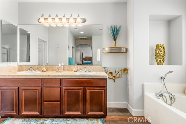 16873 Valley Spring Drive, Riverside CA: https://media.crmls.org/medias/1375fdd0-ccb1-4021-a702-0b28c795d8ed.jpg