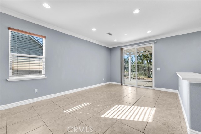 Detail Gallery Image 13 of 42 For 519 Cedarbrook Ln, Corona,  CA 92879 - 4 Beds | 2/1 Baths