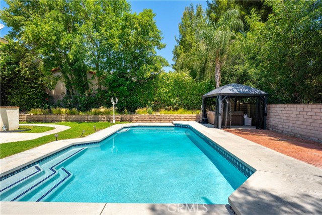 6120 Hedgewall Drive, Westlake Village CA: https://media.crmls.org/medias/13786140-c191-4081-9472-74f5d0a3b98f.jpg