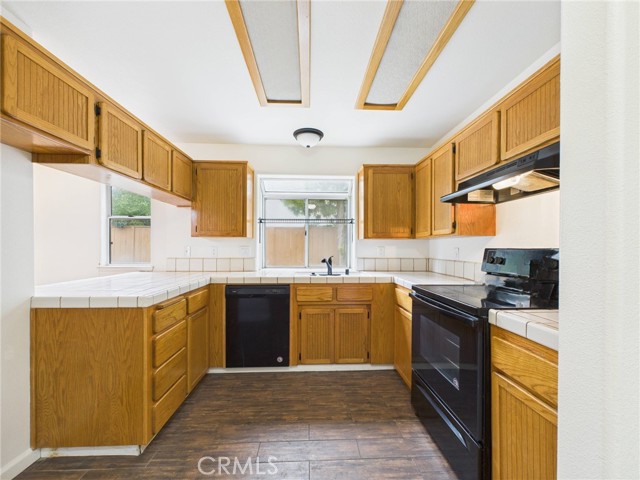 Detail Gallery Image 11 of 46 For 10781 N Windham Bay Cir, Fresno,  CA 93730 - 3 Beds | 2/1 Baths