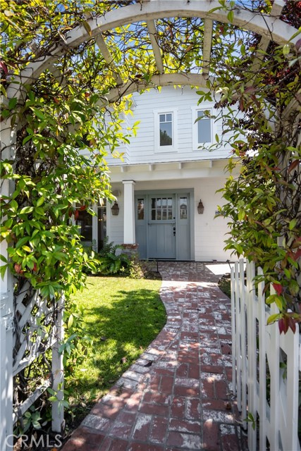 562 33rd Street, Manhattan Beach, California 90266, 5 Bedrooms Bedrooms, ,4 BathroomsBathrooms,Residential,Sold,33rd,SB22165007