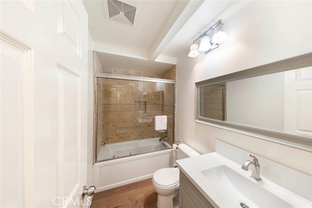 Detail Gallery Image 15 of 56 For 16 Lucerne, Newport Beach,  CA 92660 - 4 Beds | 3/1 Baths