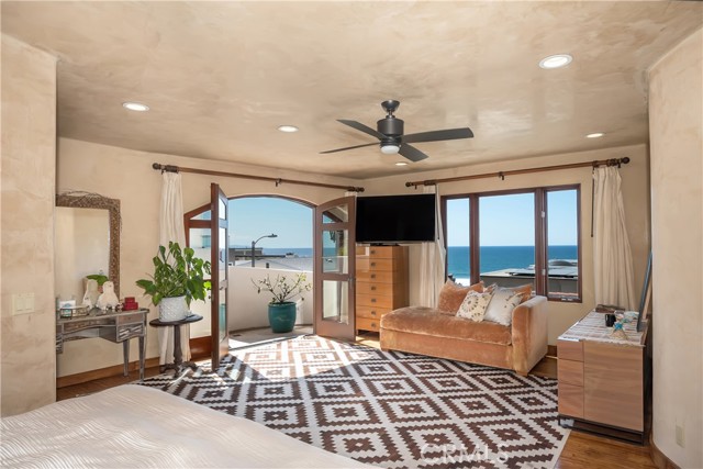 Detail Gallery Image 11 of 19 For 221 30th St, Manhattan Beach,  CA 90266 - 4 Beds | 4/1 Baths